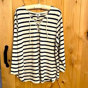 NWOT Old Navy Navy & White 3/4 Sleeve Striped Lace Up V-Neck Tunic Top